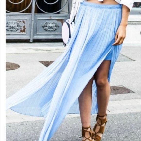๐GORGEOUS๐ Pleated Maxi Skirt with Side Slits in Periwinkle Blue - Picture 13 of 15